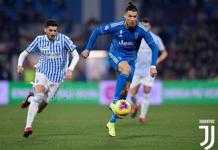 Megabintang Juventus, Cristiano Ronaldo, beraksi dalam laga Liga Italia kontra SPAL di Stadion Paolo Mazza, Sabtu (22/2/2020).