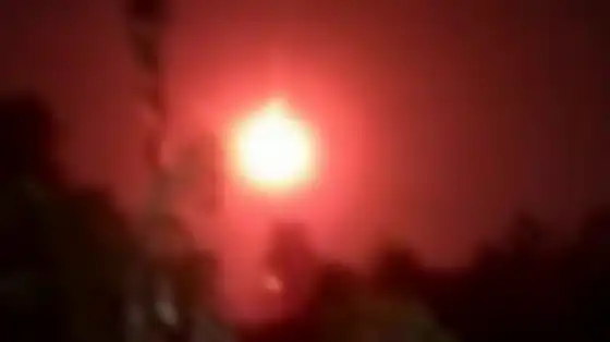 Potret bola api yang terekam warga Depok.