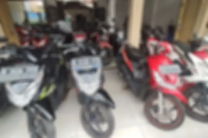 Modal Rp 7 jutaan bisa bawa pulang Honda BeAT atau Yamaha Mio Z.