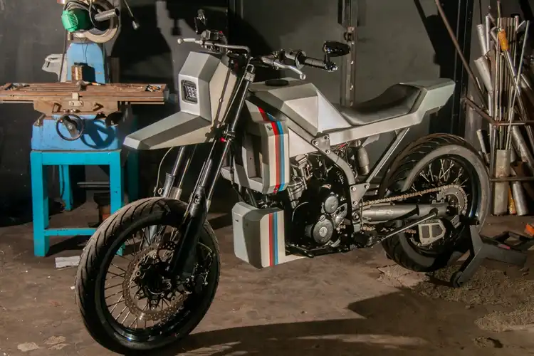 Modifikasi Kawasaki D-Tracker 250 Tampil Gagah Seperti Robot, Bodi Kotak-kotak