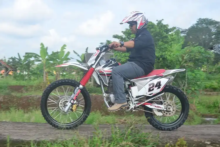 Tidak Kalah Dengan CRF 150, Honda Tiger 2004 Kini Jadi CRF 230