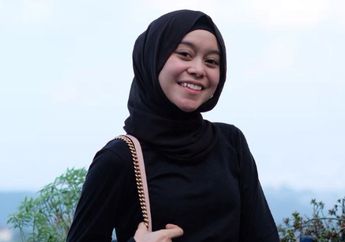 Kini Jadi Penyanyi Dangdut Muda Paling Tajir dengan Honor Capai Rp 300 Juta Sekali Manggung, Lesty Kejora Tetap Biarkan Gerobak Mie Ayam Sang Ayah Eksis di Depan Rumah Sederhananya