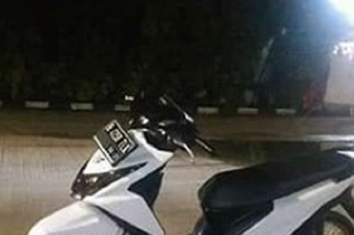 Honda BeAT pakai ban cacing, minta tolong malah dihujat.