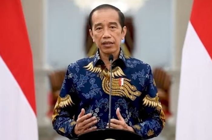 Jokowi perpanjang PPKM Darurat.