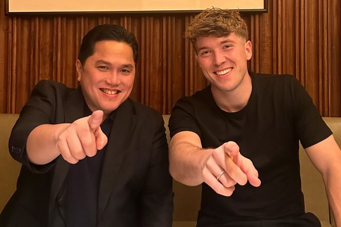 Potret Ketua Umum PSSI, Erick Thohir bertemu dengan striker FC Utrecht, Ole Romeny di akun Twitter pribadinya