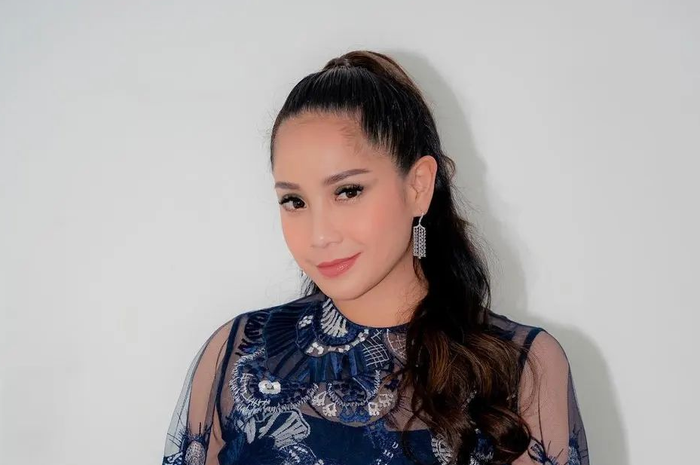 Penampilan Nagita Slavina pakai bikini