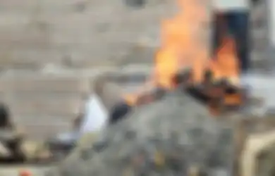 10 Tahun Nikah Tak Kunjung Hamil, Wanita Ini Disiksa hingga Dibakar Hidup-hidup Oleh Mertua, Begini Kisah Pilunya