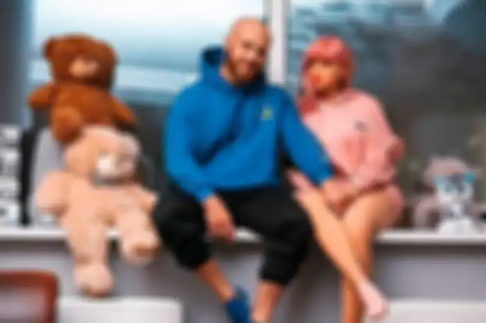 Seorang pria di Kazakhstan menikahi boneka seks