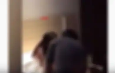 Di Tengah Kesunyian Malam, Suami di Aceh Gerebek Istrinya Saat Asyik Berduaan dengan Laki-laki Lain Dalam Kamar, Pasangan Selingkuh Ini Terancam Hukuman Cambuk Depan Umum