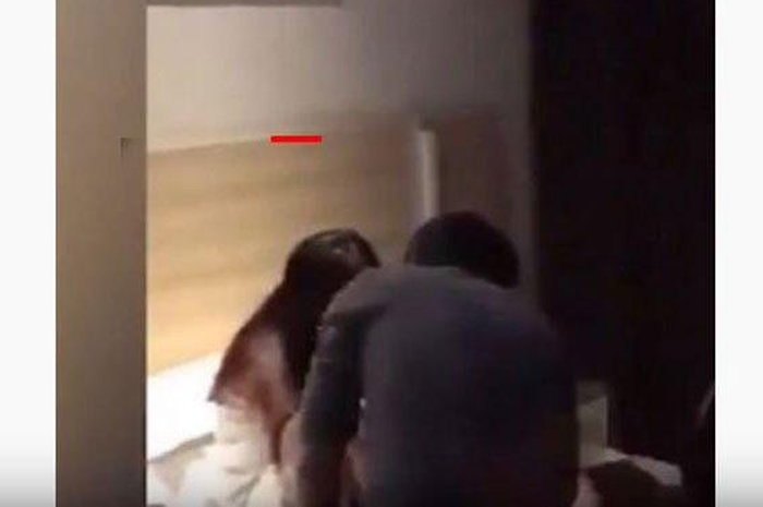 Seorang istri merelakan suaminya melakukan perselingkuhan dan membiarkannya selama 45 tahun kemudian dia baru menggugatnya.