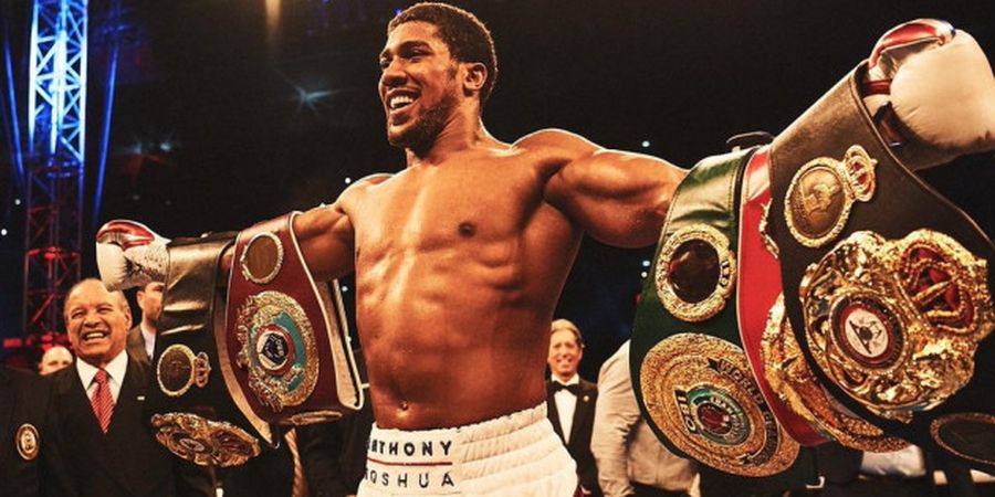 Balas Kritikan, Anthony Joshua Sebut Lenox Lewis seperti Badut