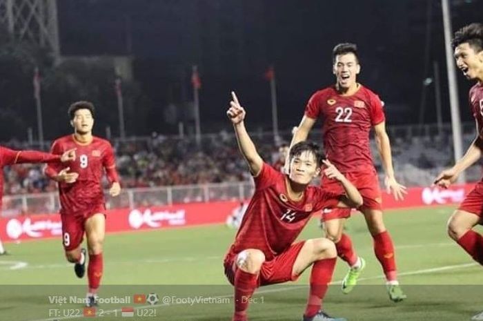 Pemain timnas U-22 Vietnam merayakan gol ke gawang Indonesia di fase grup SEA Games 2019.