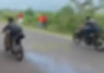 Sadis.. Video Yamaha RX-King Diadu Sama Kawasaki Ninja 150, Yang Kalah Dibikin Meriang!