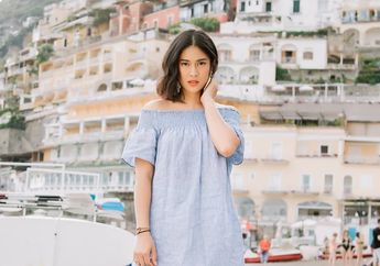 Kenakan One Shoulder Dress Warna Cerah, Dian Sastro Tampil Fresh dan Memukau!