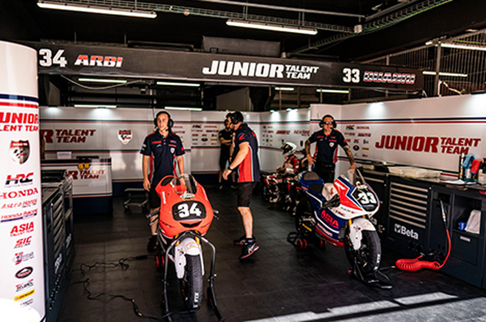 Suasana paddock pembalap Indonesia Arbi Aditama di FIM JuniorGP 2022, siap berlaga di ronde 5 FIM JuniorGP 2022 di sirkuit Algarve Portimao Portugal akhir pekan ini