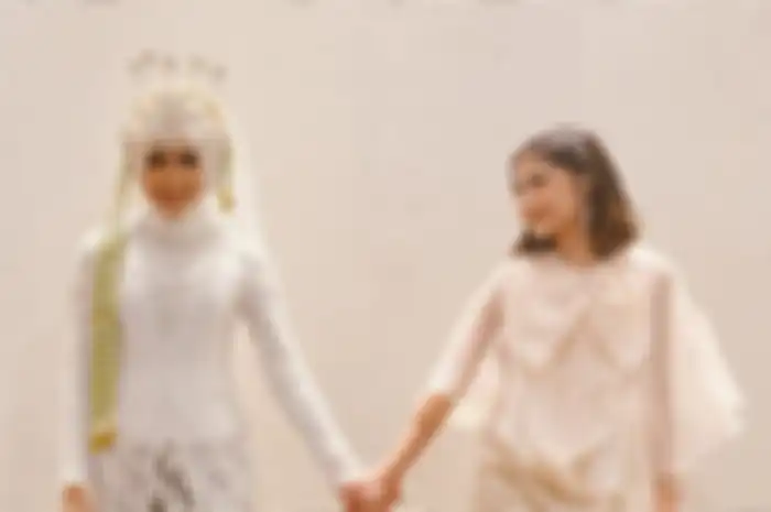 Dress kondangan ala Prilly Latuconsina