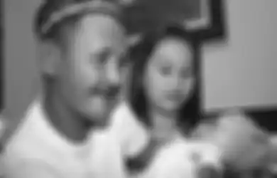 Doyan Berantem Gara-gara Istrinya yang Lebih Muda 36 Tahun Sering Digoda Pria Lain, Ini Jurus Andalan Ki Daus untuk Lunakkan Hati Dewi: Kayak Anak Muda