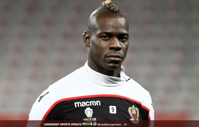 Mario Balotelli meninggalkan Nice menuju Marseille.