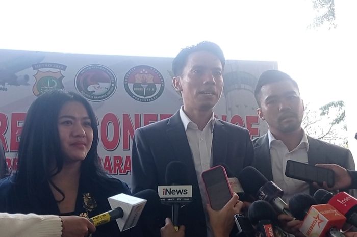 Kuasa hukum Jonathan Frizzy, Lamgok Heryanto Silalahi saat ditemui di Polres Bandara, Tangerang, Senin (5/5/2025).