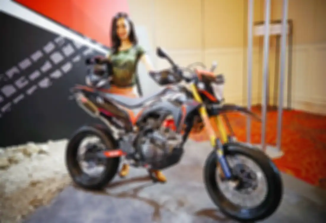 modifikasi Honda CRF150L bergaya supermoto