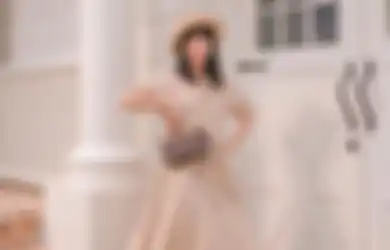 Super Cute! Tiru 5 Inspirasi Korean Look Pakai Dress ala Selebgram!