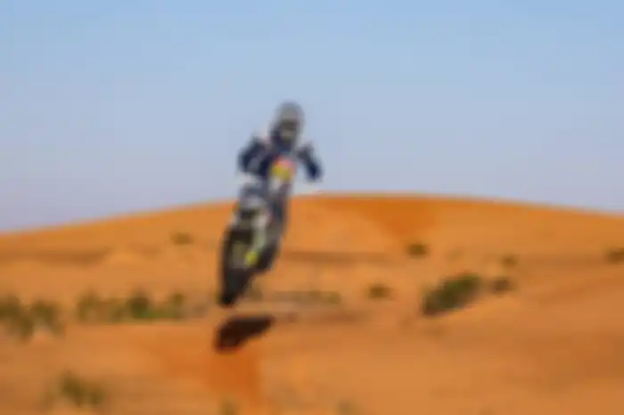 Skyler Howes, pereli Husqvarna Factory Racing pimpin klasemen sementara Reli Dakar 2023. Bisa bikin sejarah baru. 