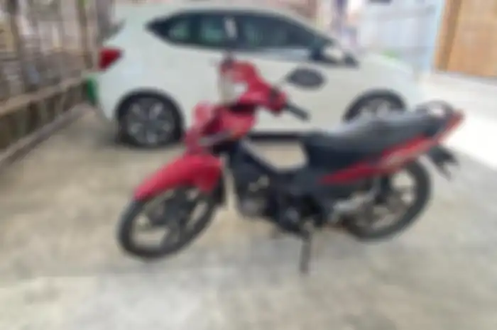 Motor murah Honda Revo dilelang Rp 2 jutaan di Semarang.