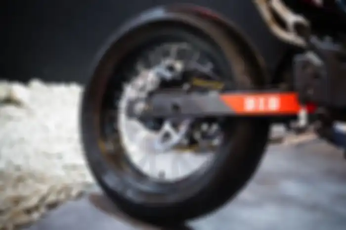 modifikasi Honda CRF150L bergaya supermoto