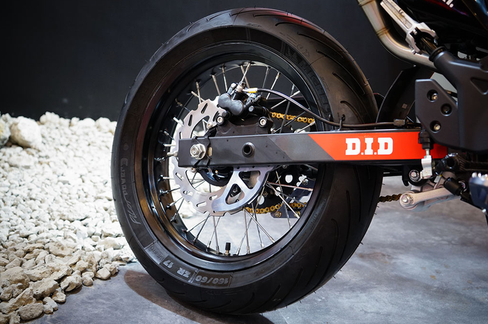 modifikasi Honda CRF150L bergaya supermoto