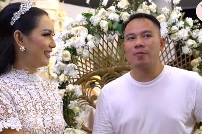 Kalina Ocktaranny sudah resmi bercerai dengan Vicky Prasetyo.