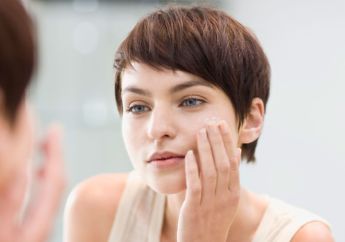 4 Hal Buruk Ini Bisa Terjadi Kalau Kita Sering Gonta-Ganti Skincare. Bikin Kulit Jadi Rusak!
