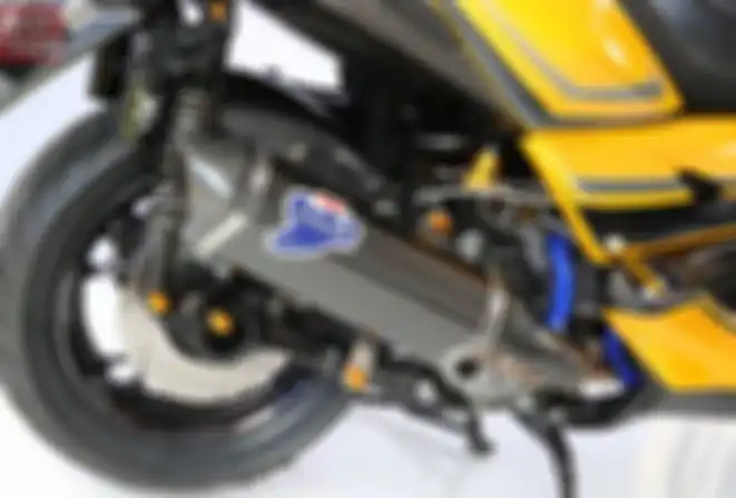 Sokbreker Shark Factory X2E di Yamaha XMAX 250