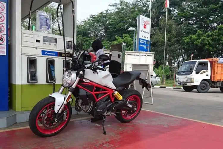 Pemotor Masih Bingung, Isi Premium, Pertalite atau Pertamax? Ini Daftar Untuk Semua Merek Motor