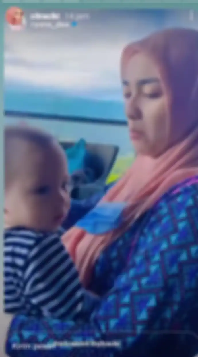 Citra Kirana pergi bersama sang buah hati tanpa ditemani Rezky Aditya