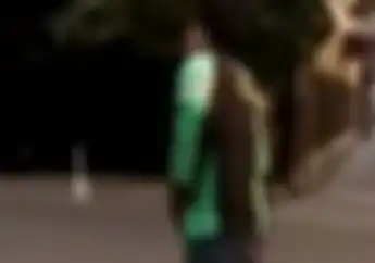 Tega Banget, Driver Ojol Celingukan Menahan Tangis, Pundak Ditepuk Motor Raib