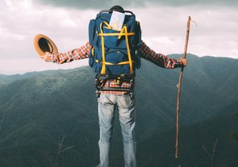 4 Arti Mimpi Naik Gunung, Pertanda Kebahagiaan Sekaligus Peringatan Penting!