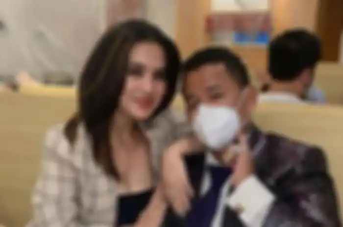 Iqlima Kim dan Hotman Paris
