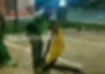 Enggak Cuma Antar Penumpang, Driver Ojol Sigap Tangkap Ular Sanca Pakai Tangan Kosong