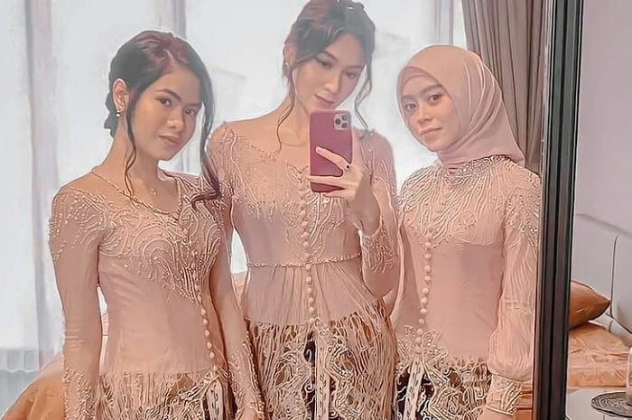 Penampilan Anggun putri Iis Dahlia, Salshadilla Juwita di pernikahan Ali Syakieb