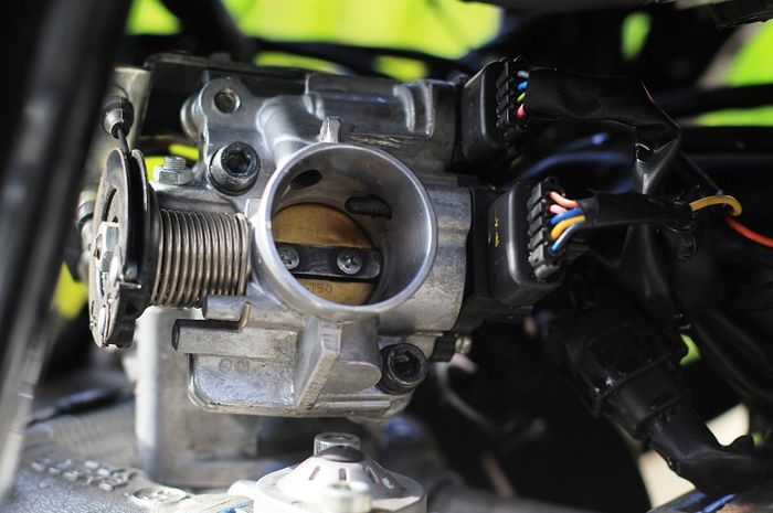 Throttle body bawaan direamer unjungnya membentuk velocity stack bikin aliran udara lebih terarah da