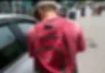 Video Pengemis Kaya Gegerkan Aceh, Minta Uang ke Pemotor Pulangnya Naik Sedan Mewah
