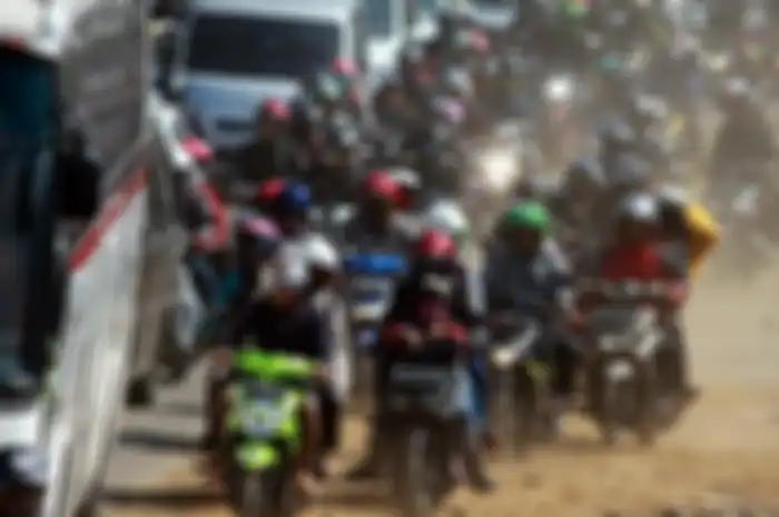 Ilustrasi mudik naik motor. Hampir 5.000 Kendaraan yang Dipaksa Putar Balik Karena Larangan Mudik