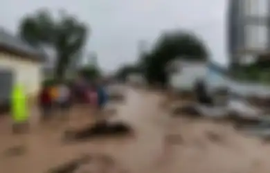 Innalillahi, Bak Kembali Buktikan Terawangan Mbak You, Warga Flores Timur Panik Diterjang Banjir Bandang dalam Kondisi Terlelap Tidur: Kami Temukan Mayat di Atas Kasur