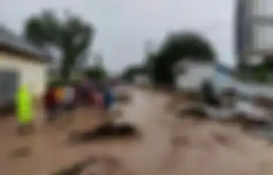 Innalillahi, Bak Kembali Buktikan Terawangan Mbak You, Warga Flores Timur Panik Diterjang Banjir Bandang dalam Kondisi Terlelap Tidur: Kami Temukan Mayat di Atas Kasur