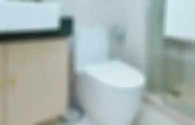 Nggak Perlu Ganti yang Baru, Dudukan Kloset yang Bernoda Bisa Mendadak Kinclong Cuma Pakai Bahan Dapur Ini