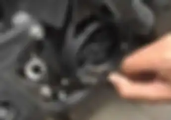Jarang yang Paham.. Begini Cara Cek Kualitas Oli Mesin Motor yang Jarang Dipakai