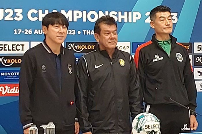 Pelatih Timnas U-23 Indonesia, Shin Tae-yong pada konferensi pers jelang partai pembuka Grup B Piala AFF U-23 2023 lawan Malaysia di Rayong, Thailand, 17 Agustus 2023