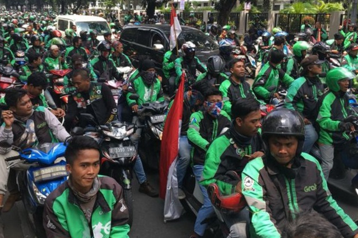 Ilustrasi pemotor ojol.