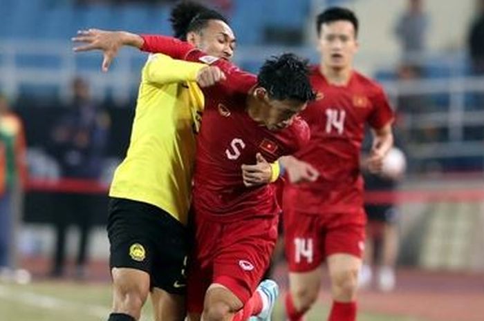 Aksi brutal pemain Timnas Vietnam, Doan Van Hau, terhadap pemain Timnas Malaysia di Piala AFF 2022.