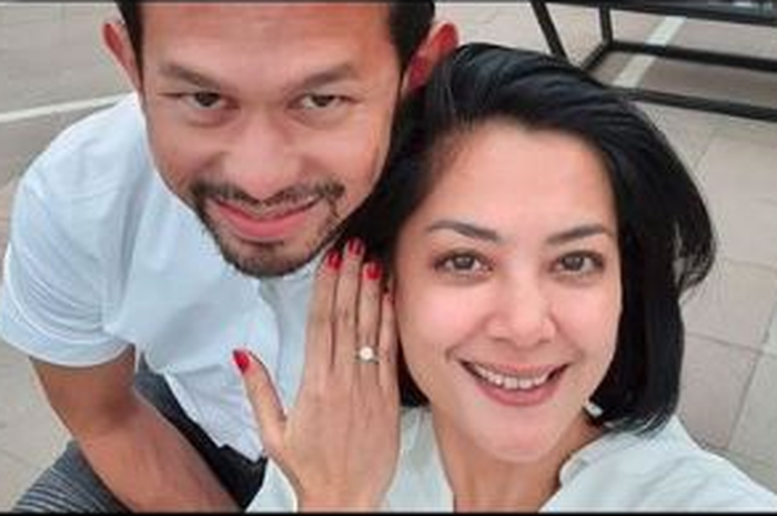 Bani Mulia pamer kemesraan dengan Lulu Tobing